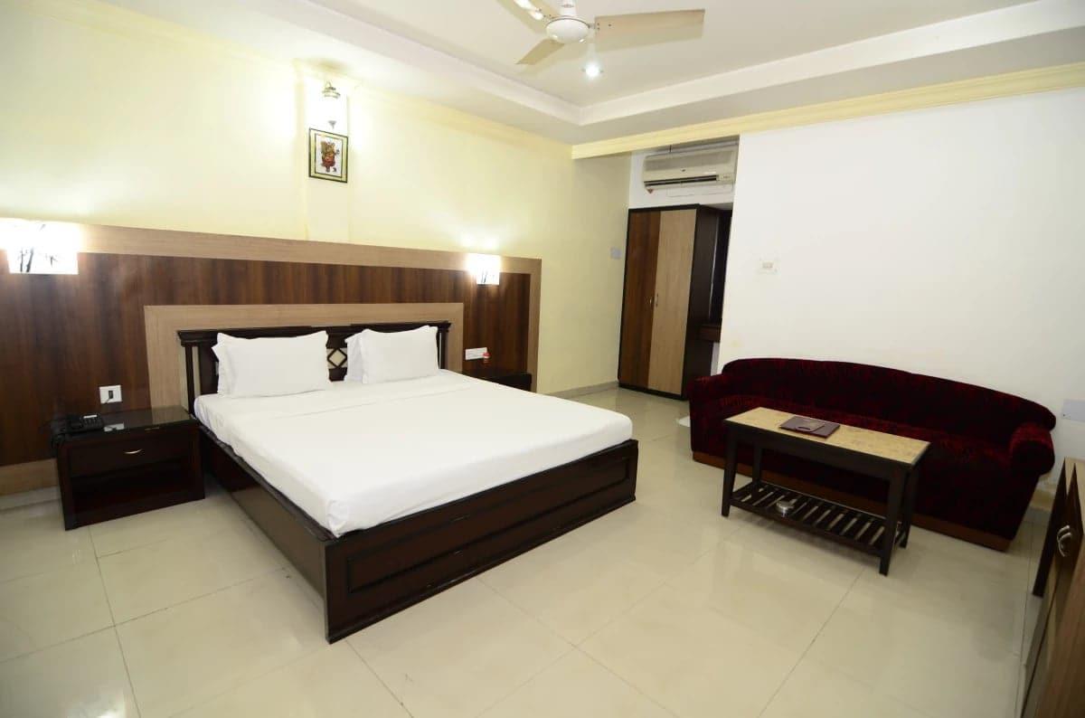 Hotel Little Palace Dibrugarh Kültér fotó