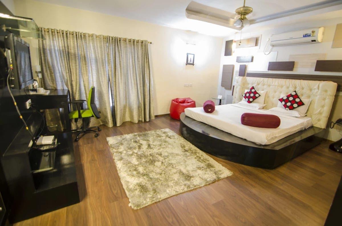 Hotel Little Palace Dibrugarh Kültér fotó